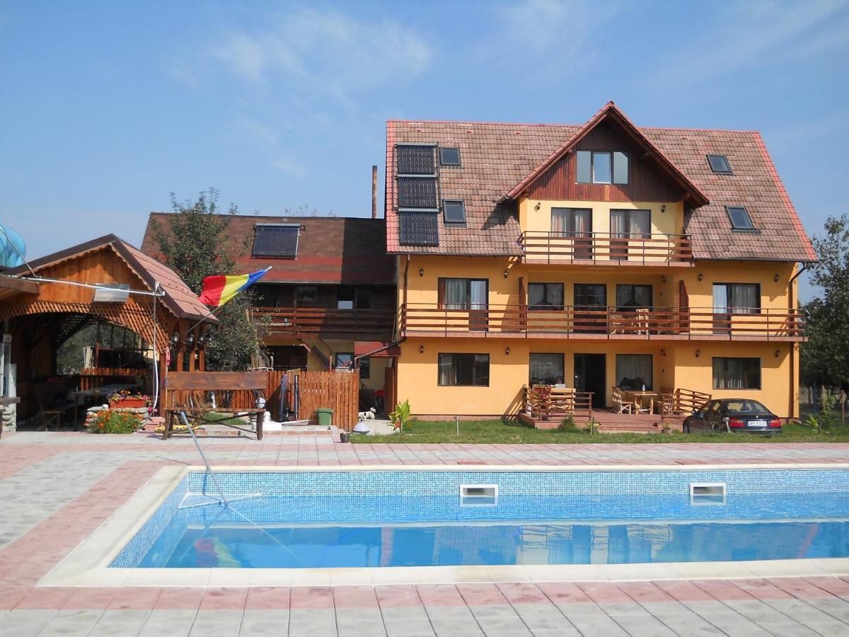 Sîmbăta de Sus Pensiunea Roua Muntilor المظهر الخارجي الصورة