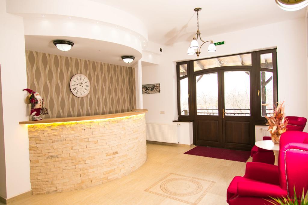 Sîmbăta de Sus Pensiunea Roua Muntilor المظهر الخارجي الصورة