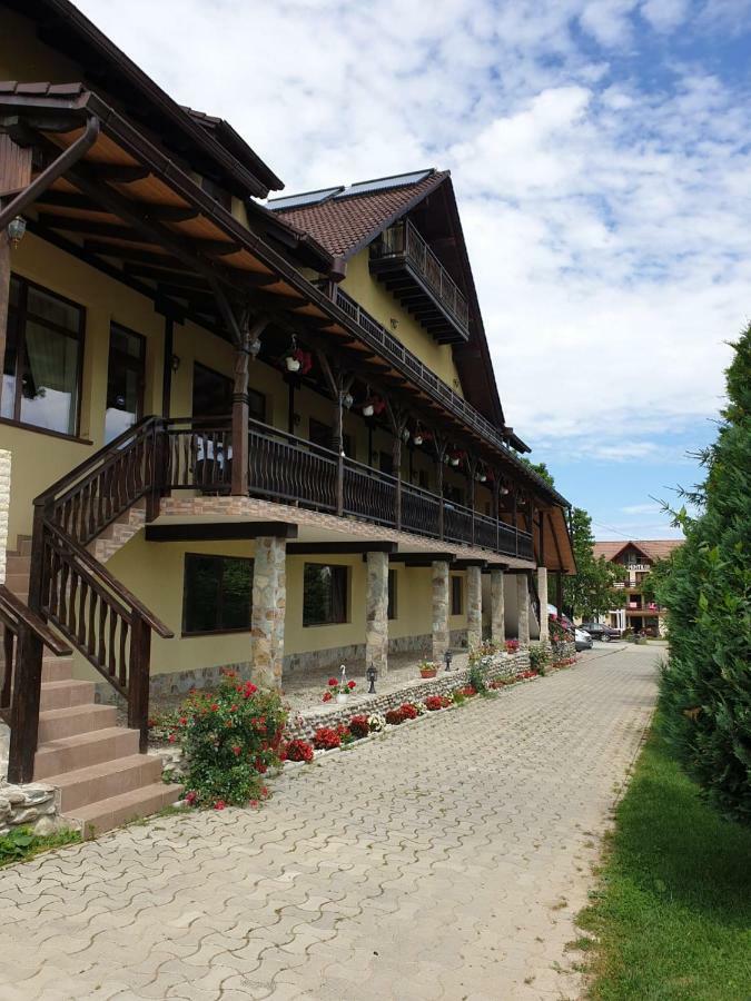 Sîmbăta de Sus Pensiunea Roua Muntilor المظهر الخارجي الصورة